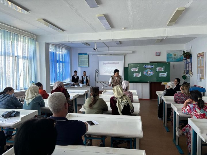 №10 "Қайнар " мектеп- гимназия коммуналдық мемлекеттік мекемесінде ата-аналар жиналысы өтті.